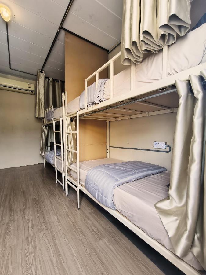 Youyen Hostel Bangkok Exterior photo