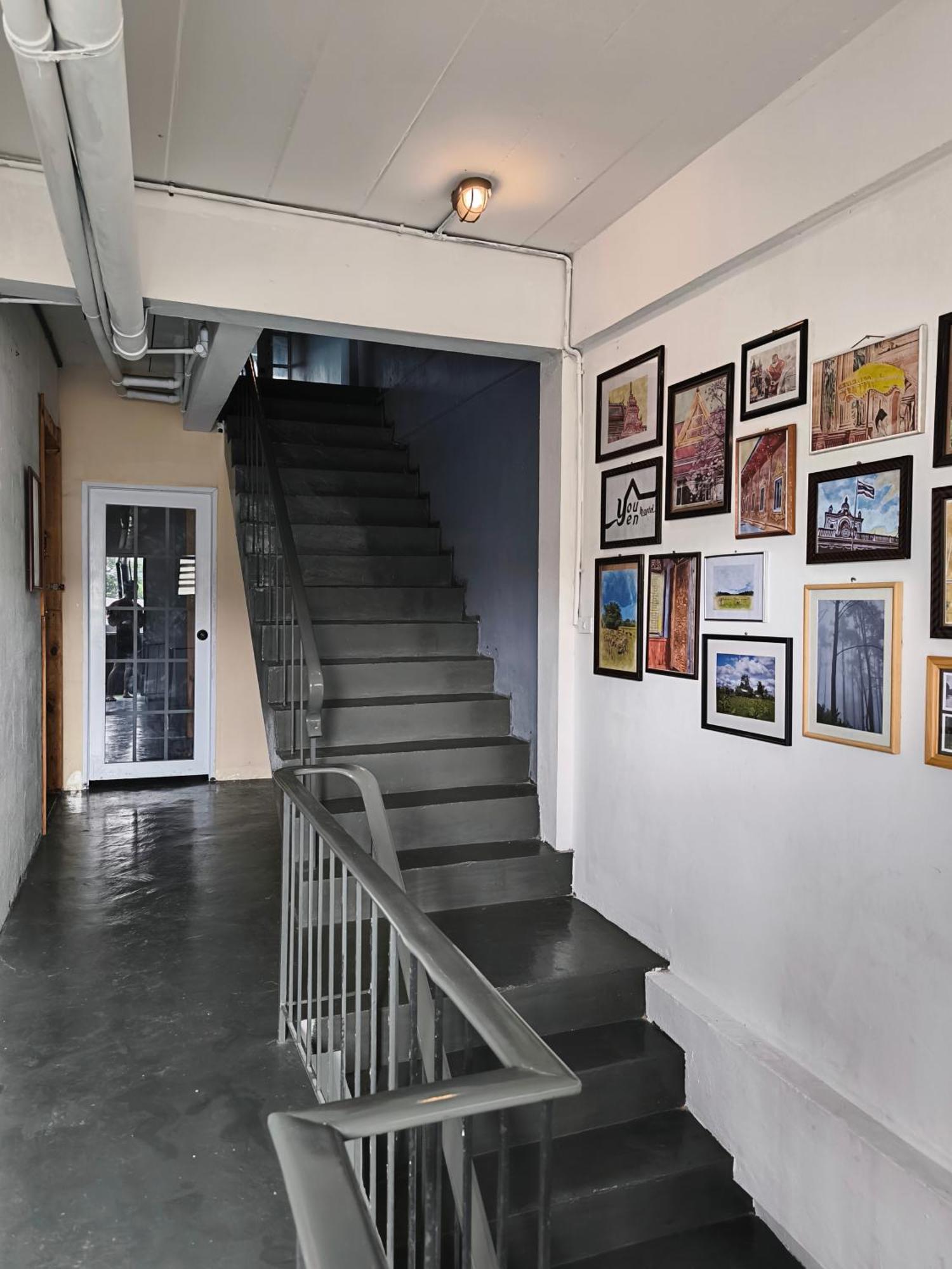 Youyen Hostel Bangkok Exterior photo